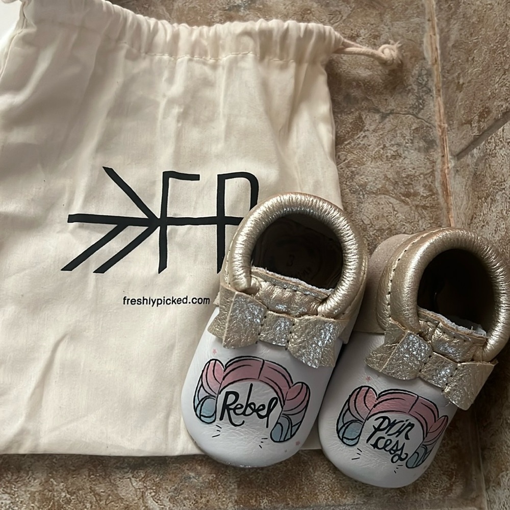 NWOT Freshly Picked Star Wars Baby Moccasins